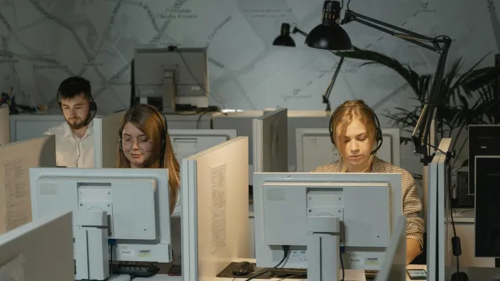 Call Center AI Solutions for Smarter Customer Conversations
